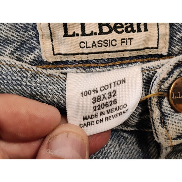 LL Bean Classic Fit Straight Denim Stonewash Size 38 x 32-Flaw or Distress - Picture 10 of 12